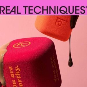 Real Techniques Think Positive Cover & Blend Sponge Duo
